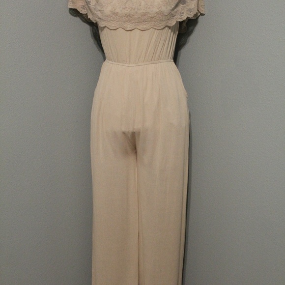 Sheer Scalloped Lace Jumpsuit - Picture 4 of 7